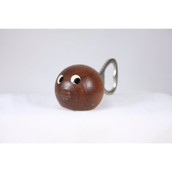 Danish modern fish Teak bottle opener, small round mid century modern bar wares - Picture 2 of 10